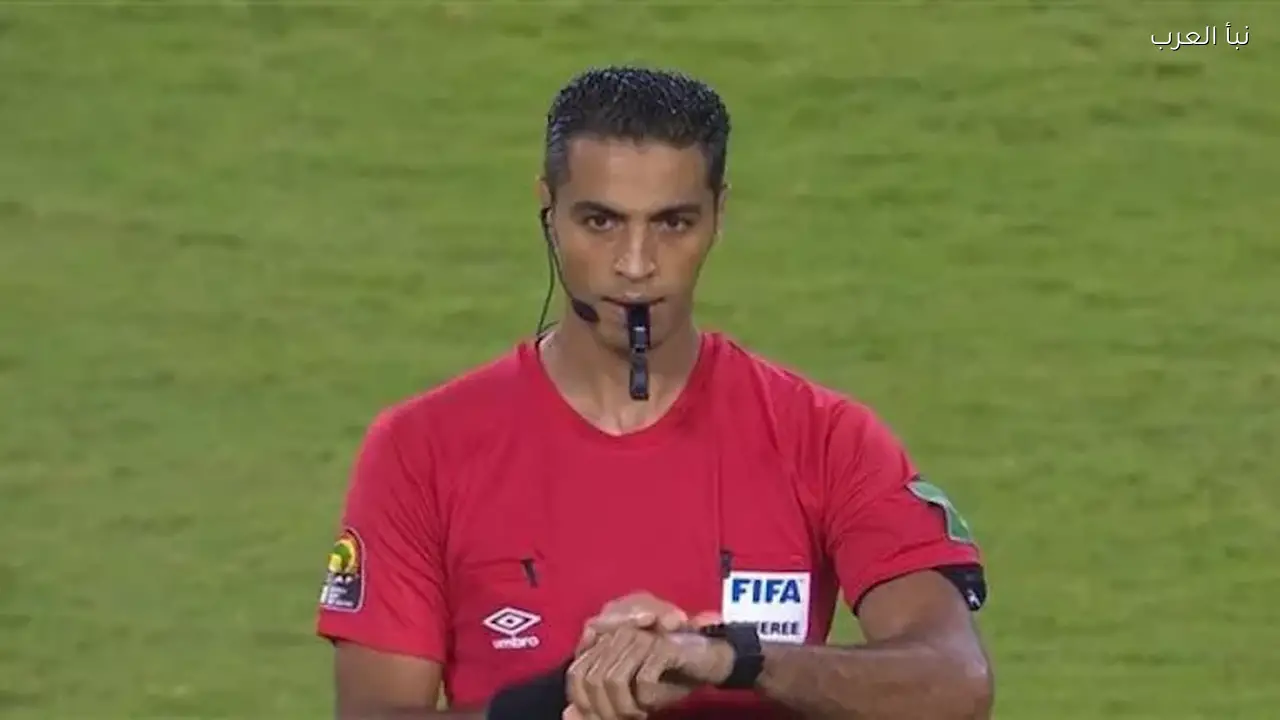 أمين عمر حكمًا لمباراة بيراميدز والبنك الأهلي بالدوري المصري