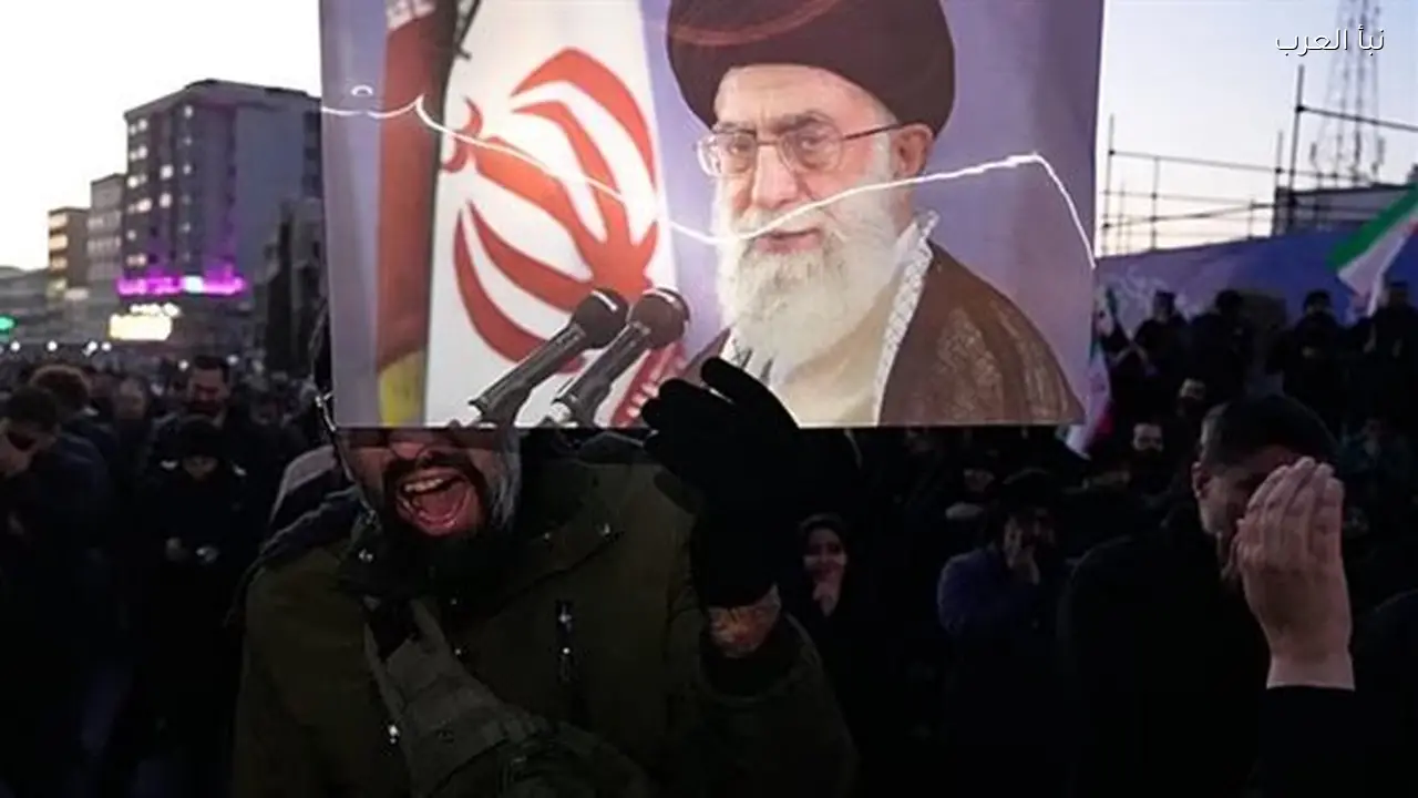إيران ترد على مقتل خامنئي بصواريخ على القواعد الأمريكية في تل أبيب