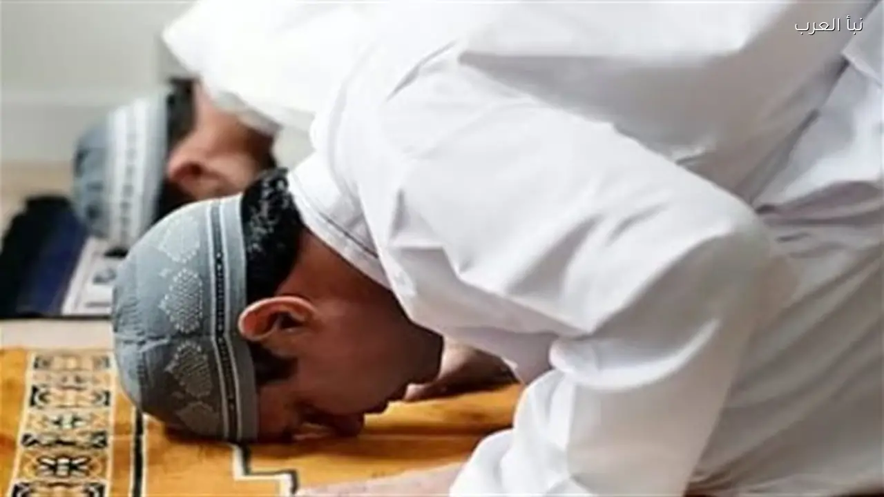 التهجد في المساجد الكبرى بمصر خلال الليالي الوترية يعكس أجواء روحانية