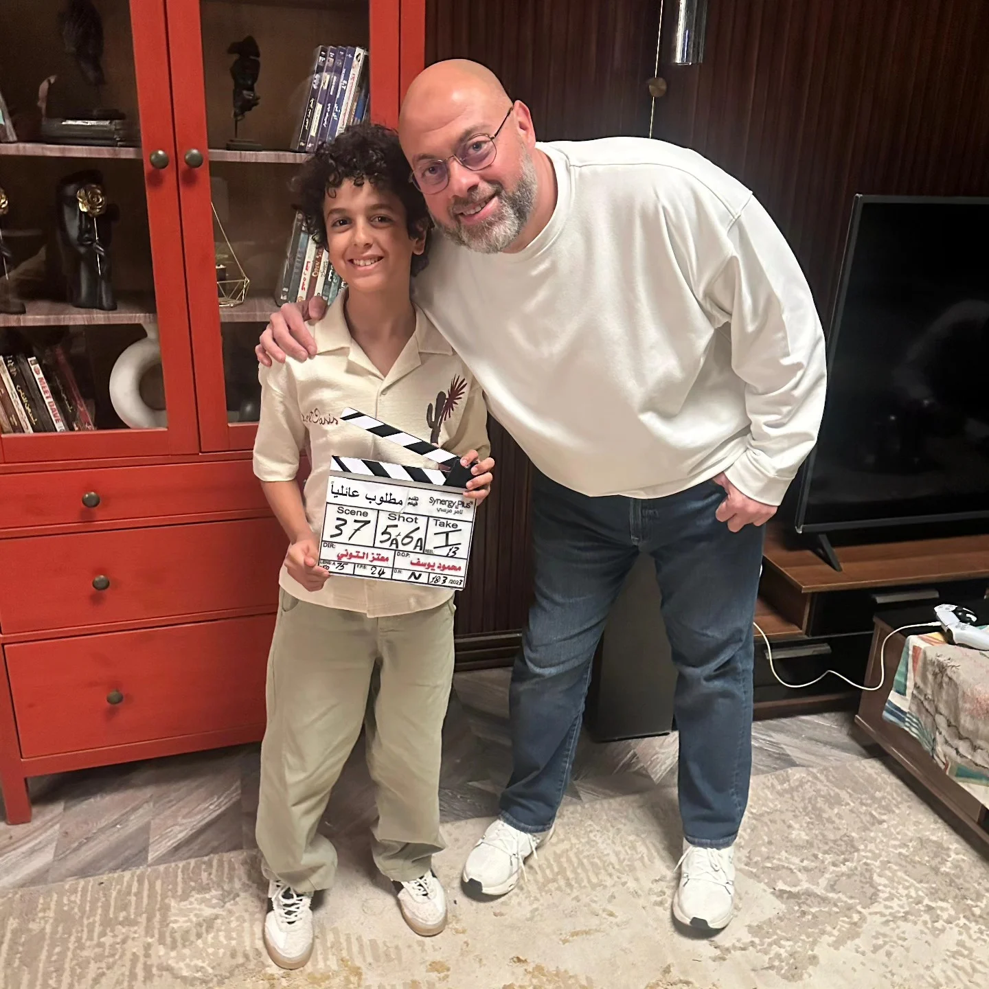 الطفل أسر والمخرج معتز التوني