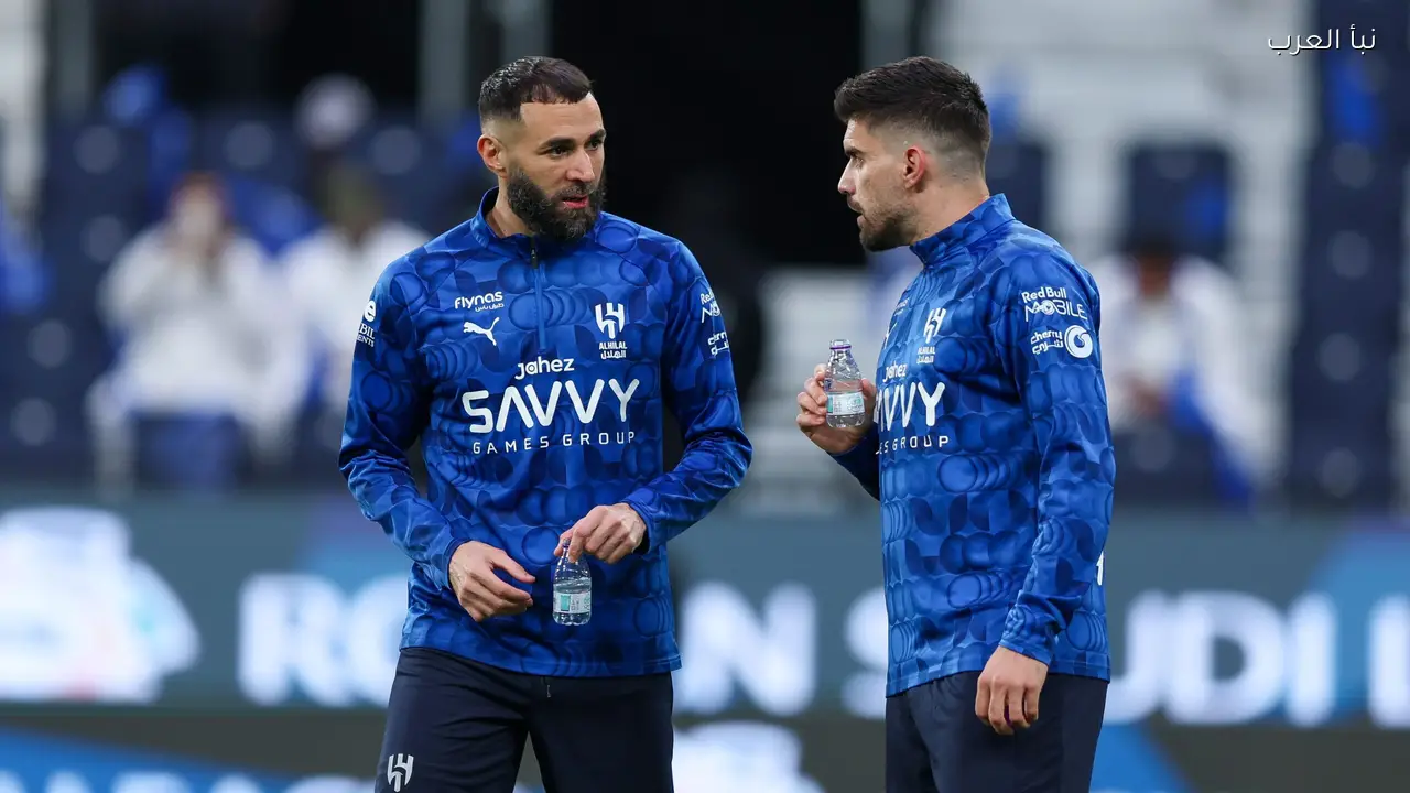 الهلال يستعيد بنزيما و4 لاعبين قبل مواجهة النجمة اليوم