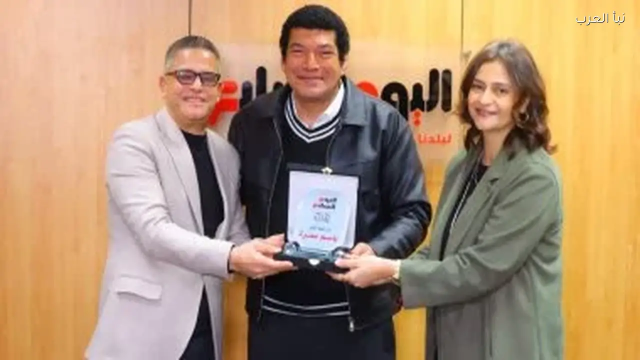 باسم سمرة يتلقى تكريمًا من نبأ العرب احتفالًا بنجاح مسلسل عين سحرية