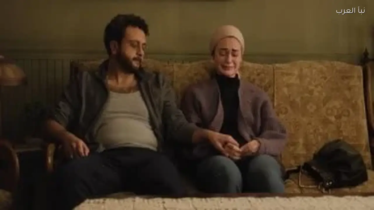 بسنت أبو باشا وتامر نبيل في مشهد مؤثر من مسلسل حكاية نرجس الحلقة 9