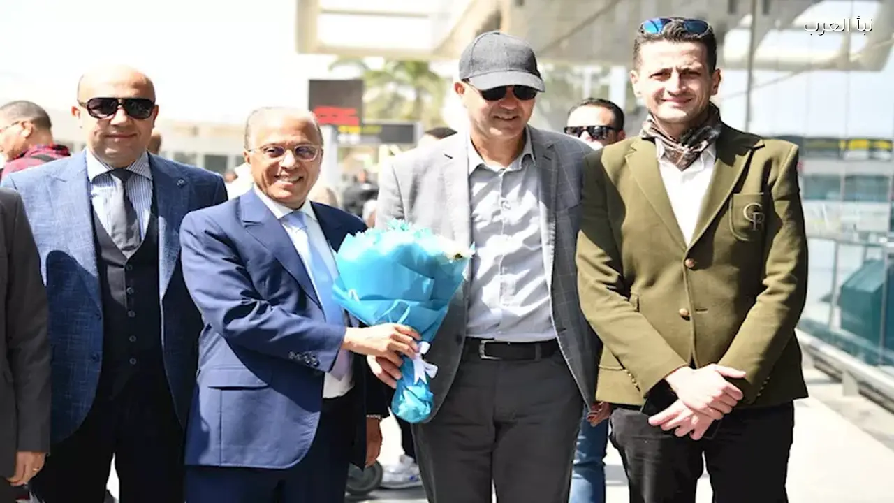 بيراميدز يستقبل بعثة الجيش الملكي بالورود قبل دوري الأبطال