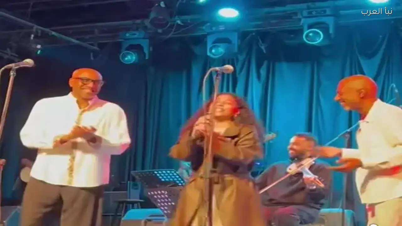 دنيا سامي تغني لكارول سماحة باللهجة اللبنانية في ساقية الصاوي