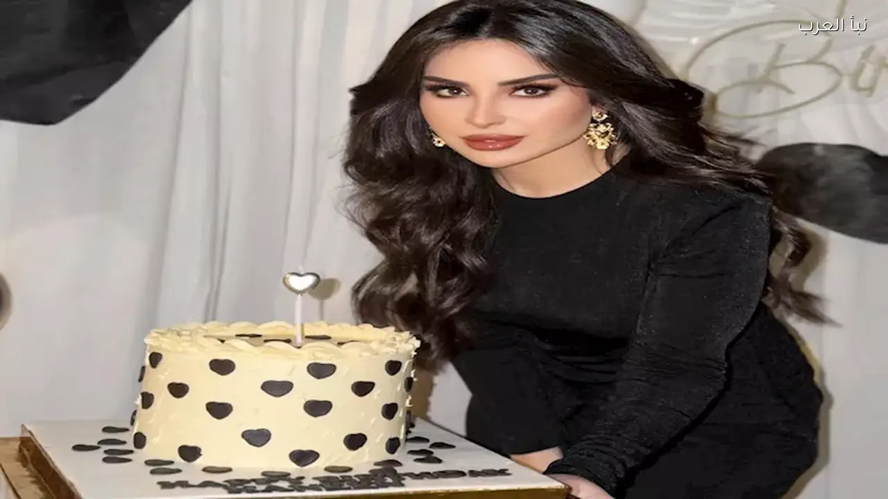 زوجة محمد عواد تحتفل بعيد ميلادها بـ16 صورة مميزة