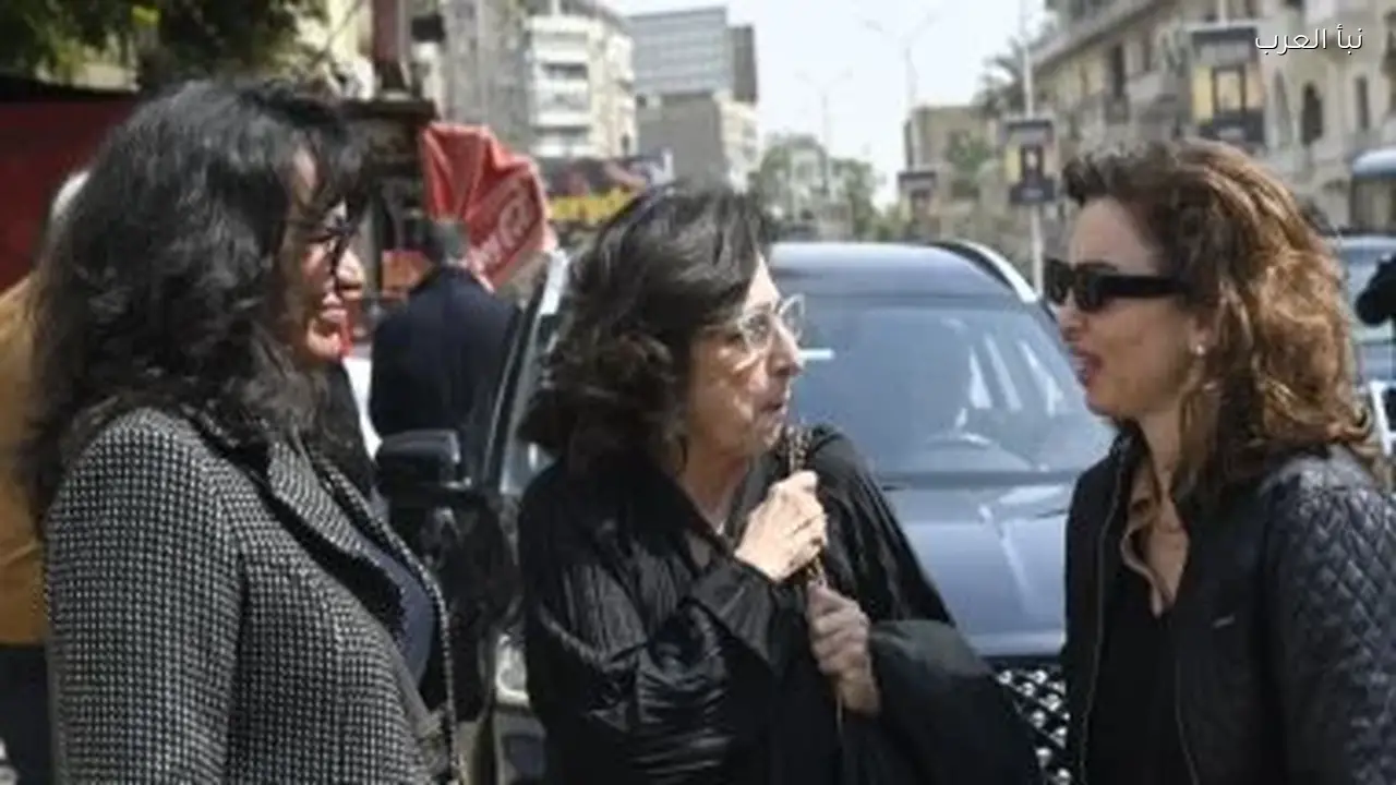 ماريان خورى وساندرا نشأت تحضران جنازة يوسف أنطاكى زوج نور اللبنانية