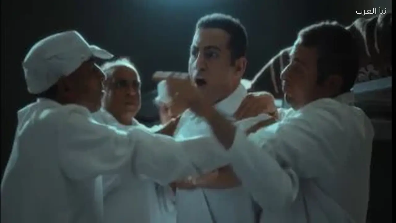 محمود عزت يتشاجر مع عنصر إخواني في الحلقة 26 من رأس الأفعى