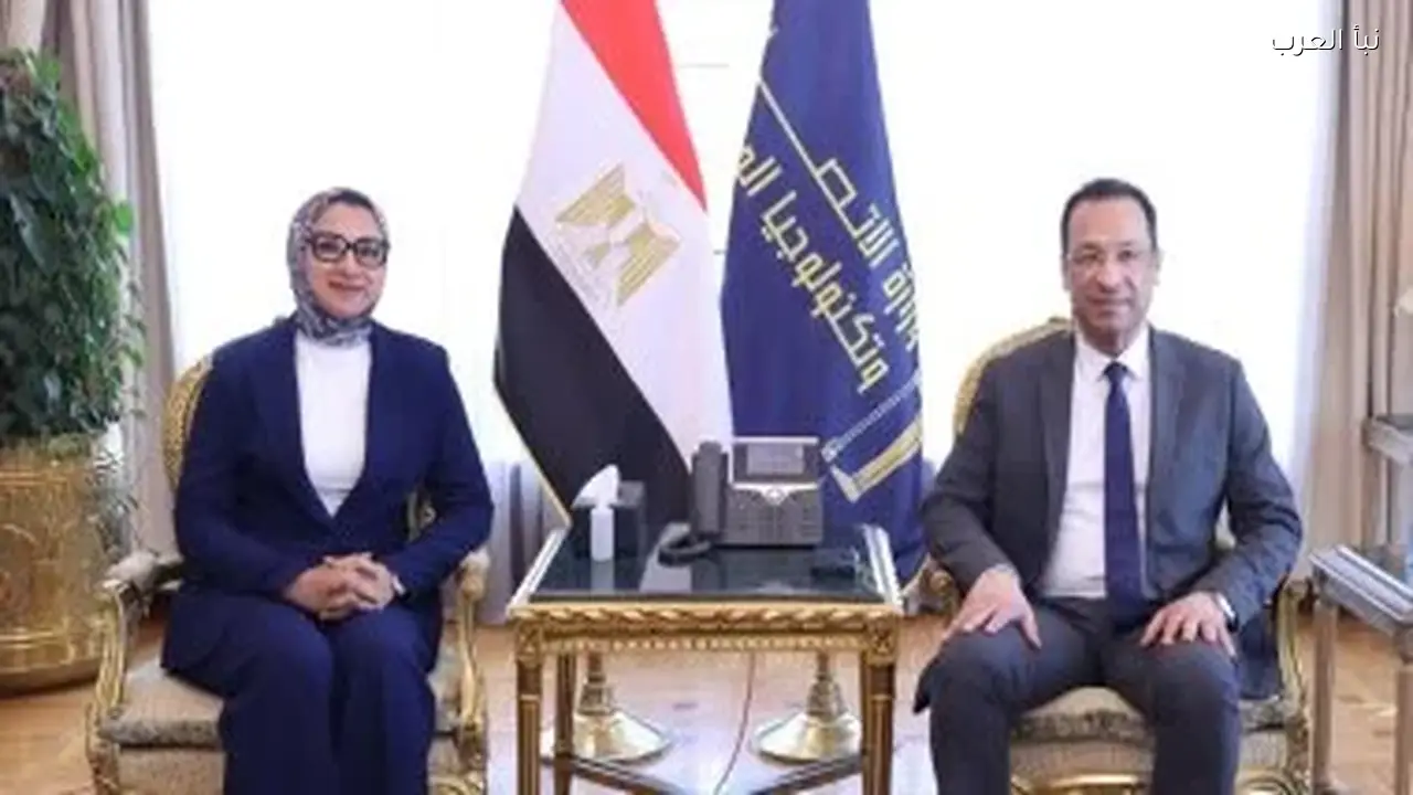 وزير الاتصالات يبحث تعزيز التحول الرقمي في الوادي الجديد