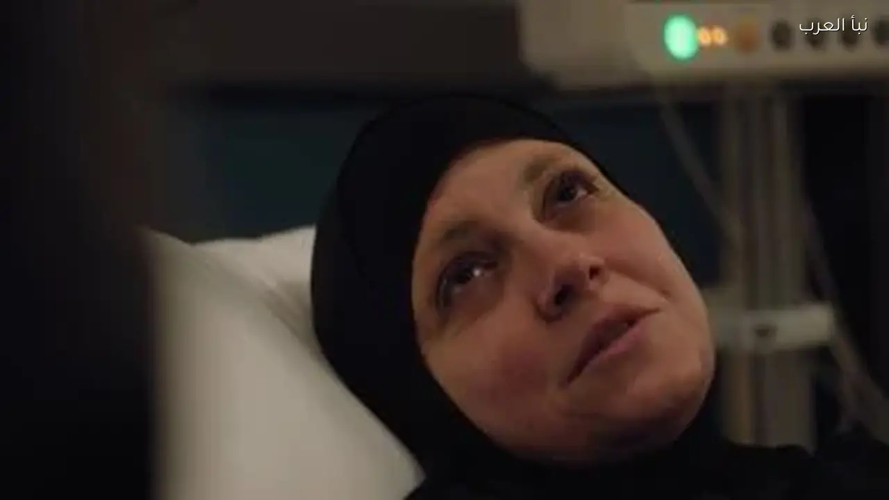 يوسف يرافق نرجس إلى جلسة الكيماوي في مسلسل حكاية نرجس الحلقة 15