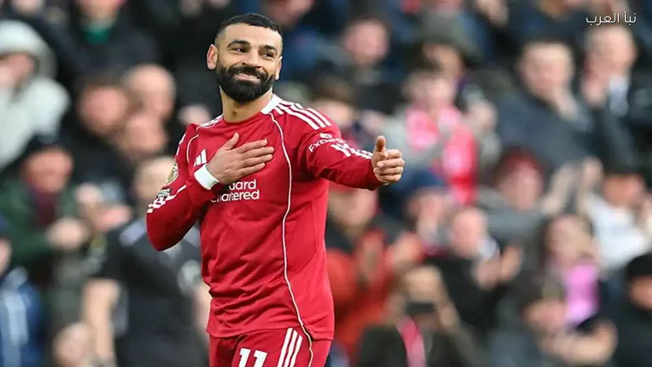 إصابة إيكيتيكي تدفع سلوت لإشراك محمد صلاح أمام باريس