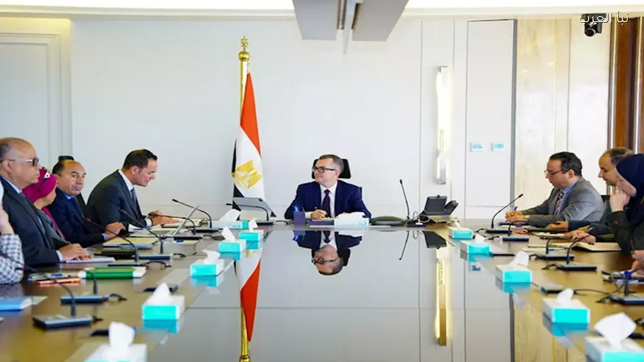 الحكومة تبحث تمويل مشروعات التحول إلى أنظمة الري الحديث اليوم